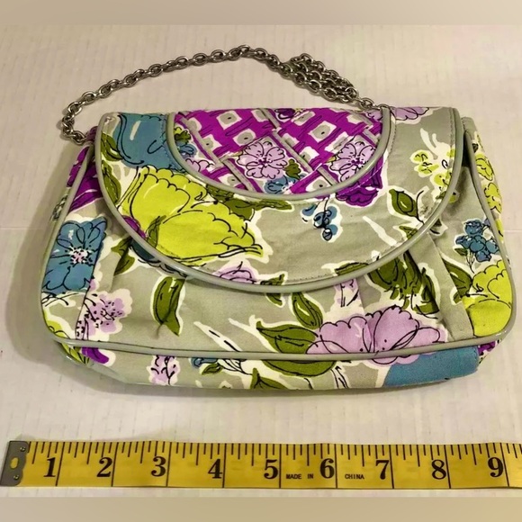 Vera Bradley Petite Chain Bag/Purse in “Watercolor”-RARE, RETIRED pattern! - Picture 8 of 10
